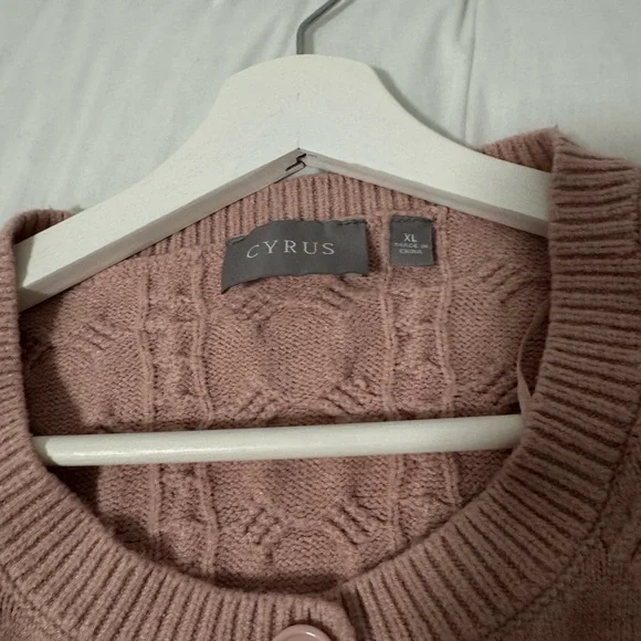 Cyrus Pink Cardigan with Cable Knit Design - Picture 2 of 3